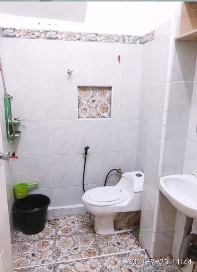Greenkost Hostel Sintang ภายนอก รูปภาพ