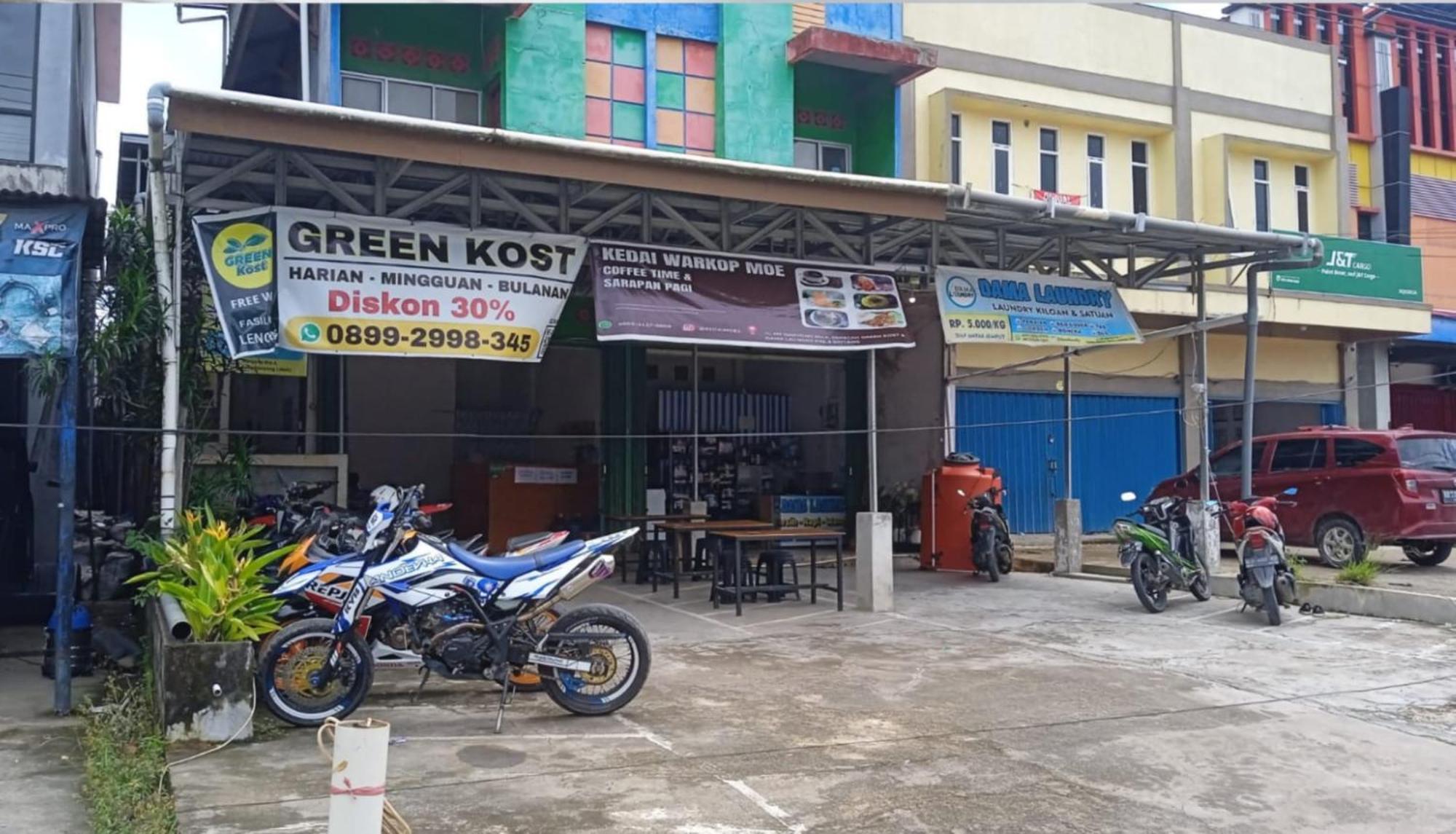 Greenkost Hostel Sintang ภายนอก รูปภาพ